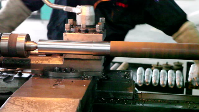 Jasa Bubut untuk Perbaikan dan Modifikasi Piston Hidrolik